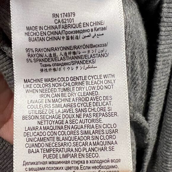 BCBGMAXAZRIA Top Blouse Women XS Gray Long Sleeve SOFT Minimalistic Y2K Neutral - Picture 5 of 5